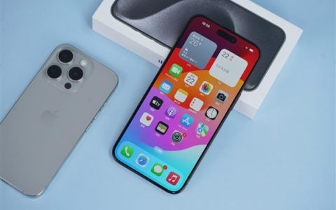 美国关税政策让消费者遭殃！美媒称iPhone最高或涨至1.6万元