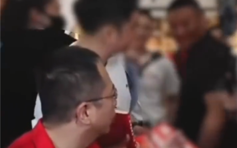 被路人询问能不能不还钱 周鸿祎：360借条不是我的公司