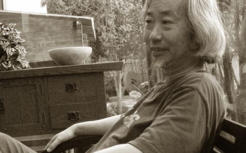 色彩斑斓的福运之鱼——画家刘泊毅重彩鲤鱼赏析