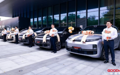 荣耀双品，“静”无止境——固德威低噪音逆变器50/60K促销交车盛典