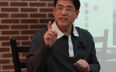 AI时代：诗性与科学交汇处的“治愈场”