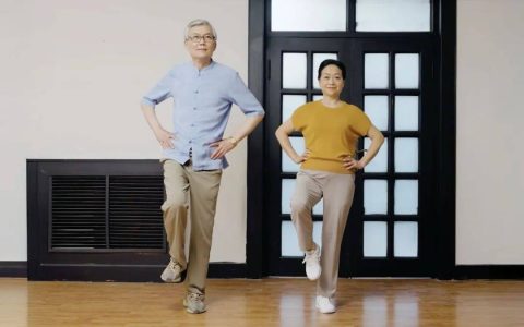 能做到这3个动作的人，不仅身体强壮，更有长寿潜力！你能做到几个？