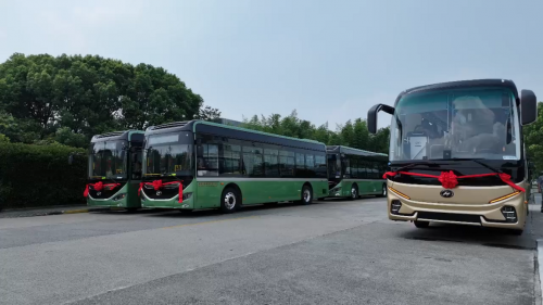 逐“绿”向“新”！33台苏州金龙纯电巴士助力弥勒绿色出行升级插图