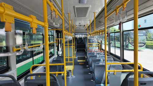 逐“绿”向“新”！33台苏州金龙纯电巴士助力弥勒绿色出行升级插图2