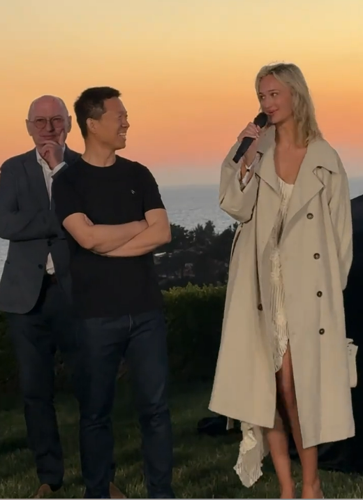 贾跃亭和仨儿女在美国团聚 前妻甘薇给他准备了桃酥插图2