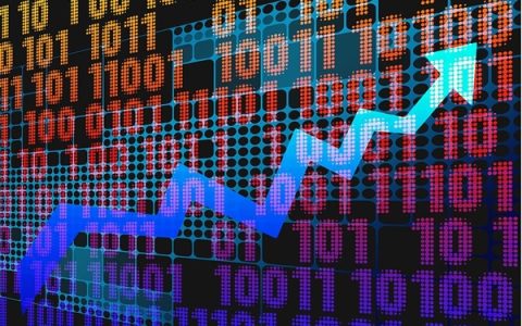 工业富联靠AI赚翻了：2025年Q2净利润同比预增最高达52%