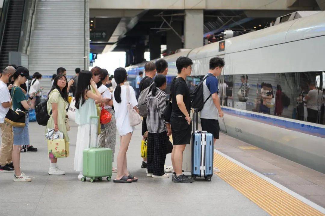 【交通】学生可提前20天预约车票，铁路部门优化学生预约购票服务插图