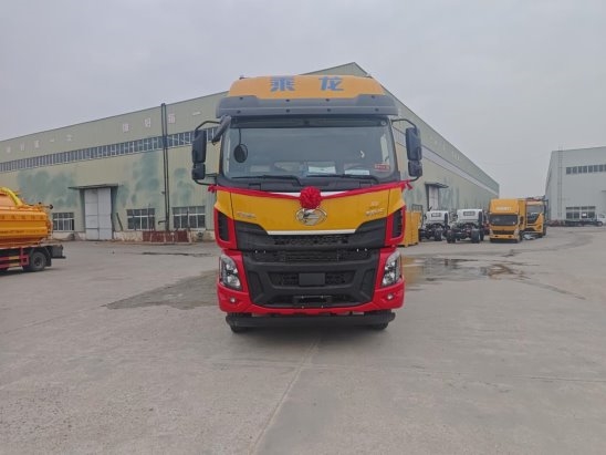 国四换新省10万！乘龙H5清洗吸污车高效推动环卫装备升级插图