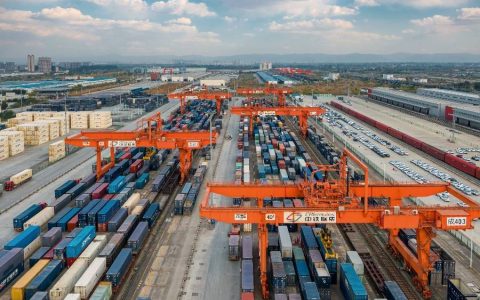 前七个月全国社会物流总额超200万亿元