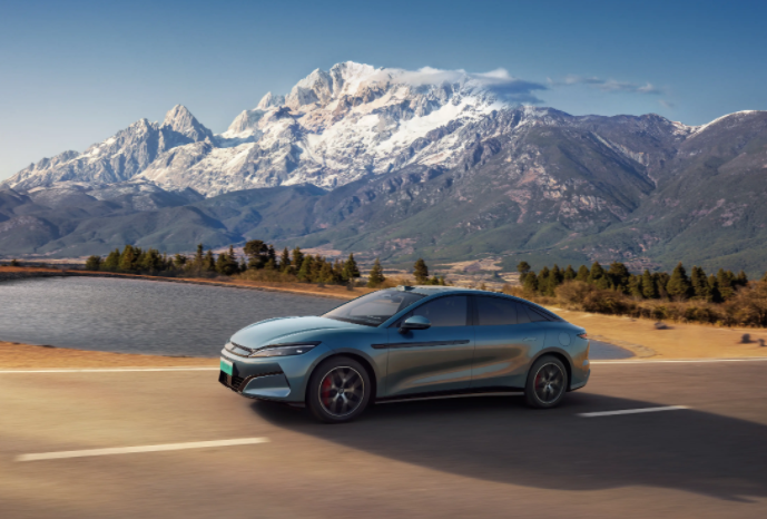 比亚迪汉百万车主年轻人占比超64% 比亚迪汉5周年破百万销量!插图