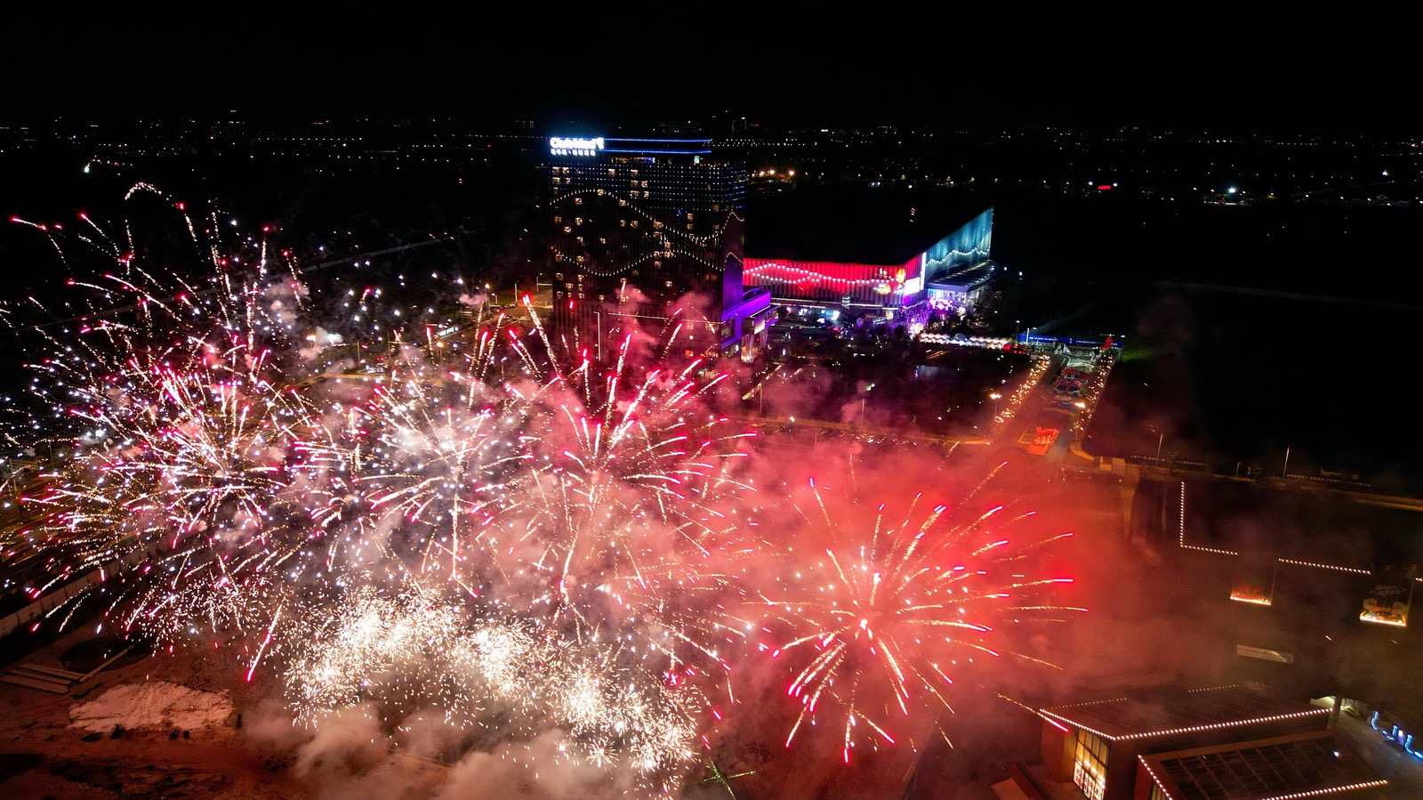 阿尔卑斯之夜：畅饮狂欢，相约足球夜！8月雪山啤酒节激情开躁！插图6