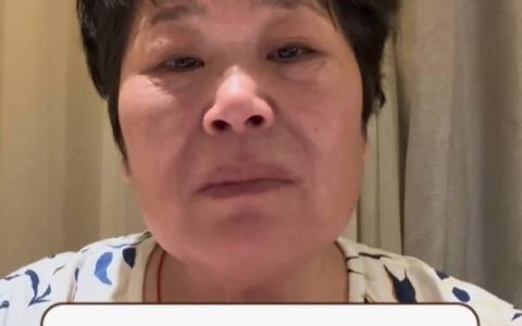 房主任哽咽呼吁大家不要买黄牛票：若没买到票我给大家加场演