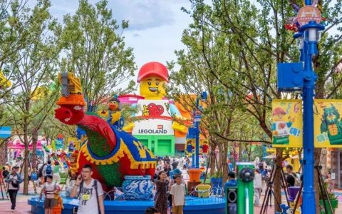 暑假“余额”不足！上海乐高乐园迎开园以来客流高峰