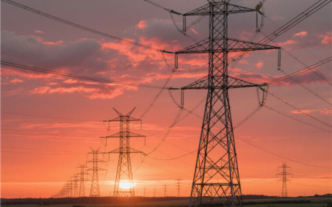 国家能源局：中国7月用电量首破1万亿千瓦时 相当于日本全年用电量