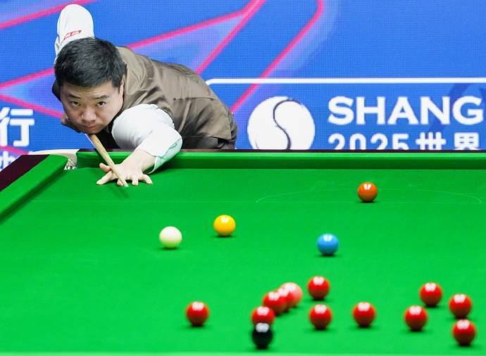 6-1战胜丁俊晖！来自深圳的赵心童，晋级四强！插图2