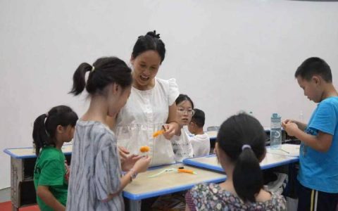 江西抚州：开设公益托管班 解决暑期儿童看护难题