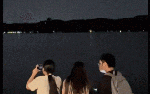 凌晨4点，西湖全是人人人！有人半夜从上海赶来：“这辈子总得看一回…”