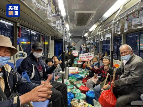 央视报道：苏州金龙海格蔚蓝公交“荷花专线”火出圈！插图6