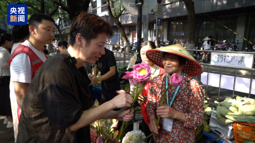 央视报道：苏州金龙海格蔚蓝公交“荷花专线”火出圈！插图8