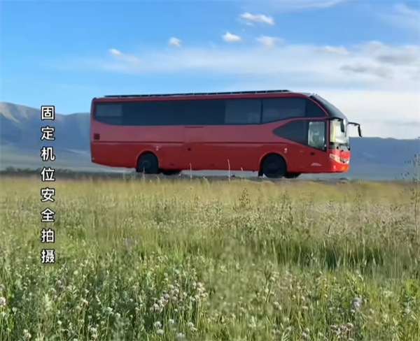 一家四口买“大巴房车”环游大半个中国：车内24平方 两室一厅一厨一卫插图