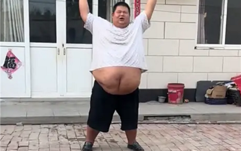 靠吃播年入300多万！350多斤吃播大胃王良子走红 胃袋占150多斤：不能再吃了