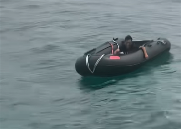 男子在海上漂泊6天在三亚获救 救人者：他6天没吃饭 靠雨水撑下来插图