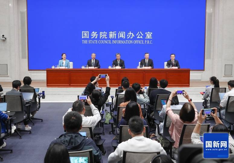 教育部：近期一些地方仍出现校园食品安全问题，将紧抓不放、持续用力插图