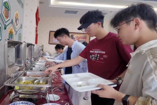 油脉探微启新智，薪火相传赴长庆插图