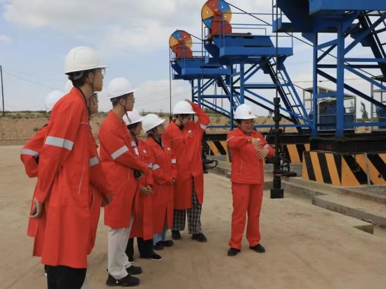 油脉探微启新智，薪火相传赴长庆插图6