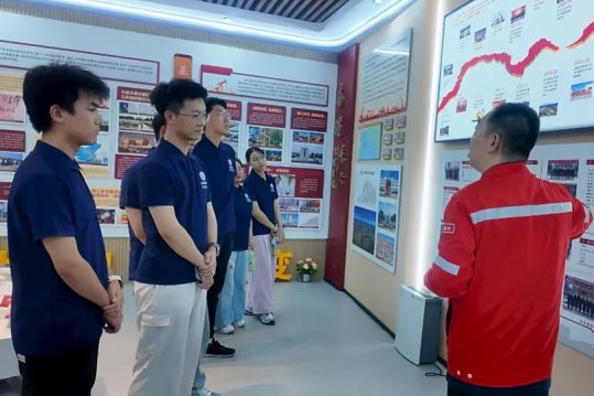 油脉探微启新智，薪火相传赴长庆插图8