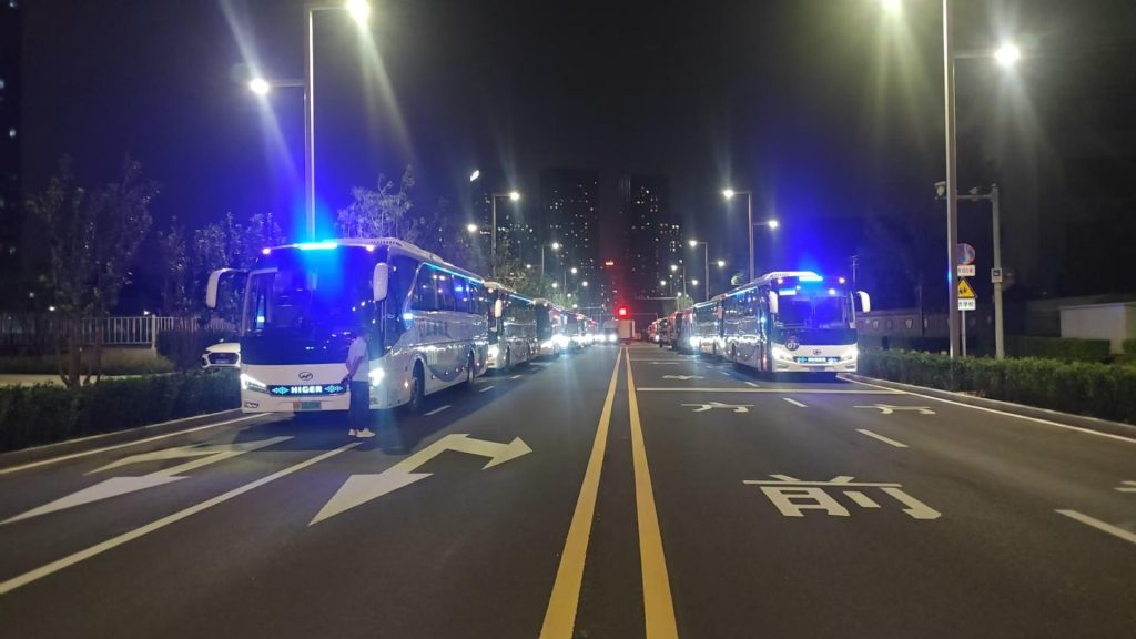 国企担当！超260台苏州金龙海格客车高标准服务九三阅兵插图