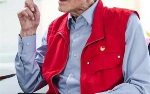 君品谈 | 游本昌：以愿力为灯 照人间前程