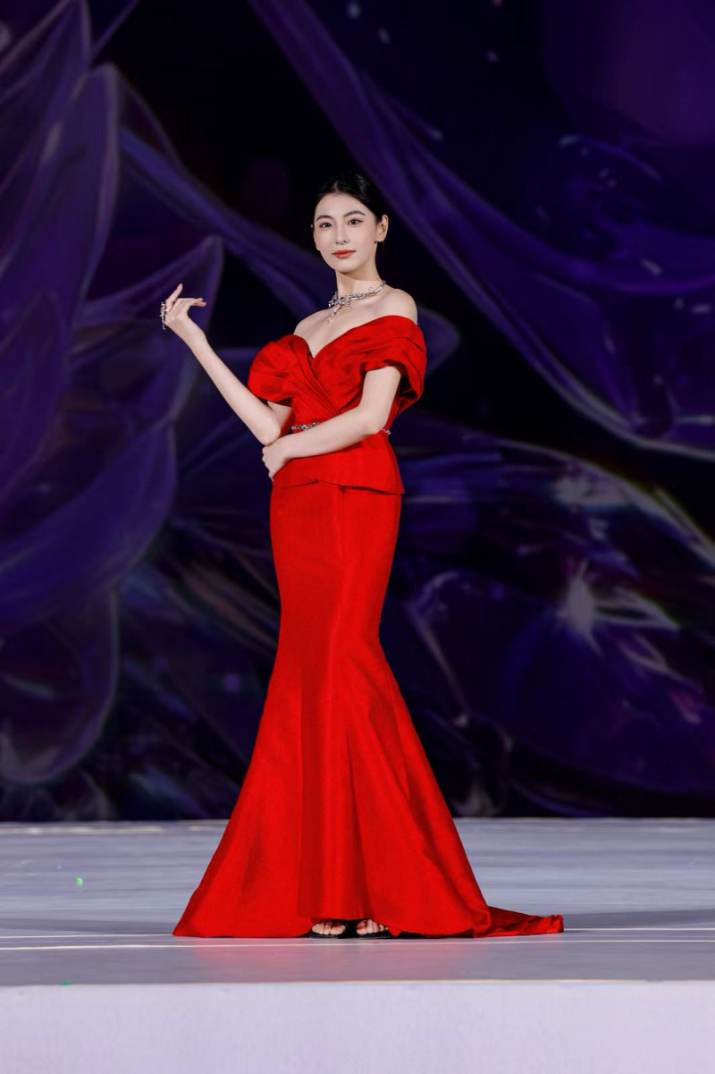 光影奇骥 凤祥焕新 2025中国（国际）珠宝时尚周暨老凤祥上海国际首饰文化节闪耀启幕插图18