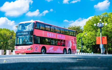 外国友人点赞！苏州金龙双层巴士打造“世界义乌”文旅新范式