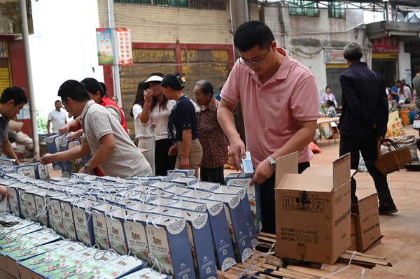 舒普氏暖心公益走进乌东德镇，从“头”呵护烟农健康！插图8