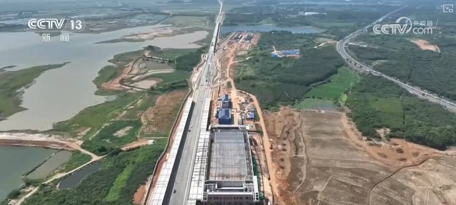 投资、新动能、产业升级……透视多领域亮点 “数”读经济澎湃活力插图