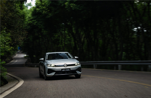 11.49万起 全新一代大众速腾L上市：家用轿车常青藤还香吗插图