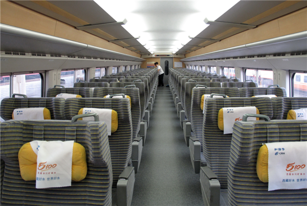 网友吐槽国庆车票比演唱会门票还难抢 12306客服回应插图