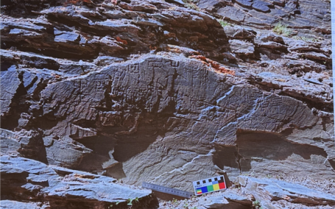 官方证实：秦始皇“昆仑神山”石刻是真的！