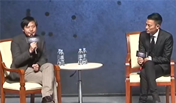 “刘德华抖音演唱会”撞档“雷军演讲” 网友：双屏安排！成年人不做选择插图2