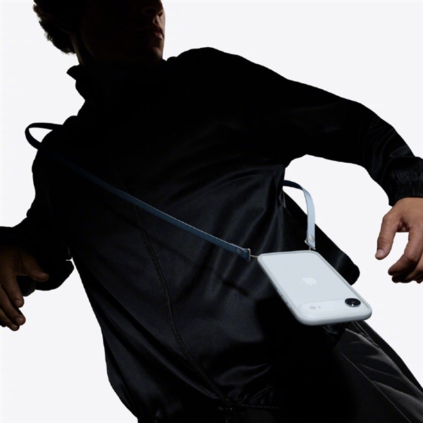 苹果推出iPhone 17系列斜挎挂绳 售价479元：还有749元的保护壳插图