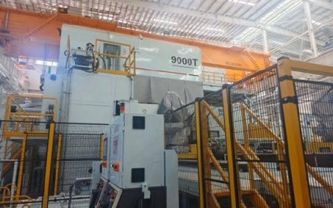 比亚迪9000吨大压铸生产线亮相