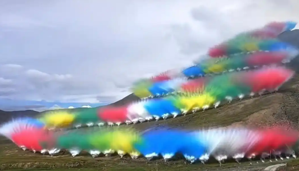 环保专家正清理烟花秀现场紫铜等物：初步判断遭到破坏面积不大插图