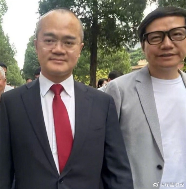 多位企业家参加阅兵观礼：美团王兴与雷军最新合照曝光 周鸿祎偶遇王小川插图2