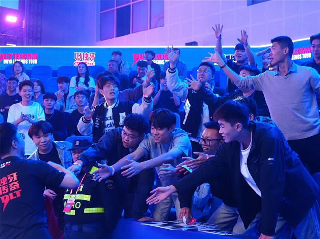 冠军200万“抓球皮头・鼎冠台球连锁”独牙传奇中式九球济南精英赛盛大开幕插图22