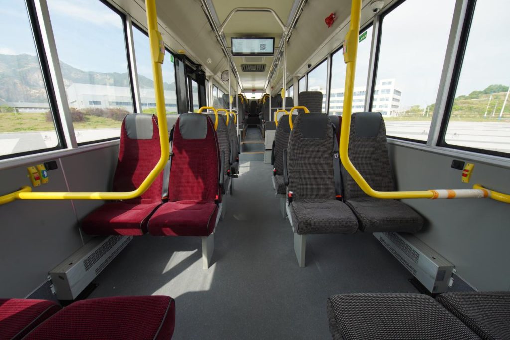 北欧市场再下一城！80辆金旅纯电动公交交付瑞典正式运营插图6