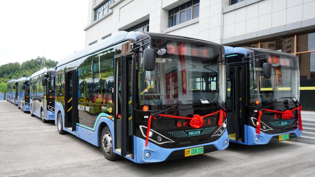 串联客都幸福路！50辆苏州金龙7米纯电公交批量上线梅州插图2