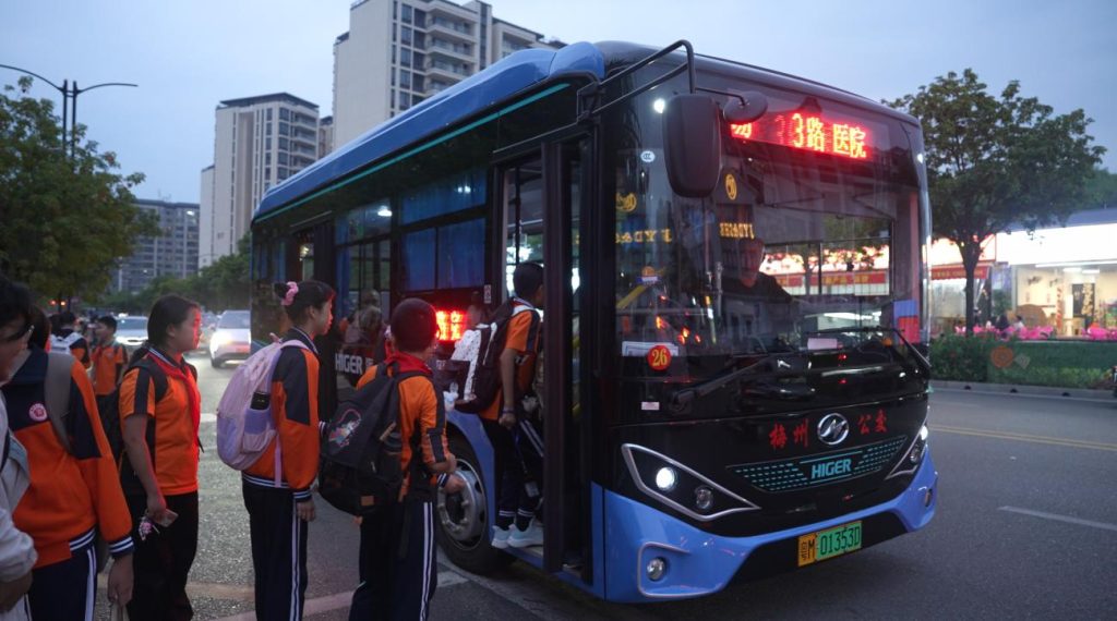 串联客都幸福路！50辆苏州金龙7米纯电公交批量上线梅州插图16