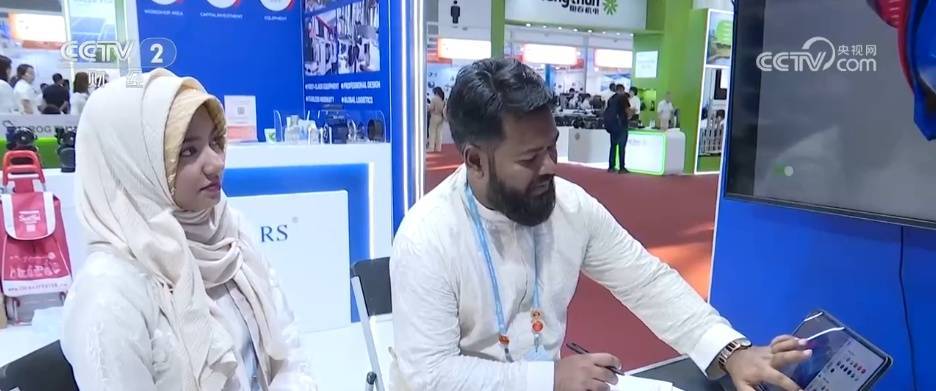 与世界分享中国机遇 全球客商广交会上采购忙插图4