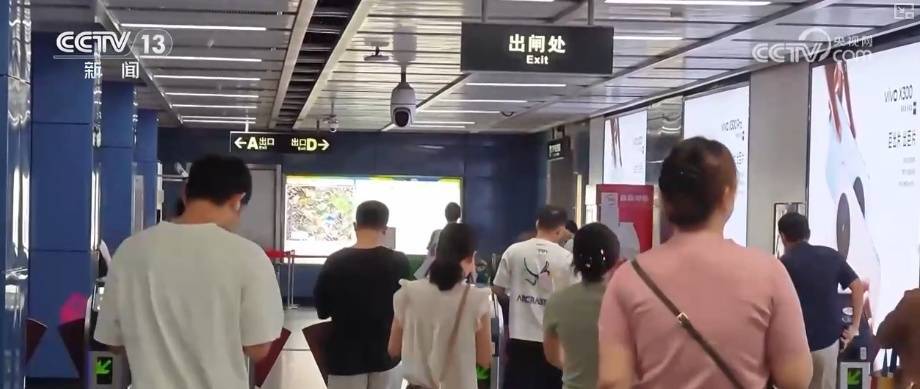 广交会便利服务再+1！丝滑“拍卡过闸”提升外籍人士出行体验插图4